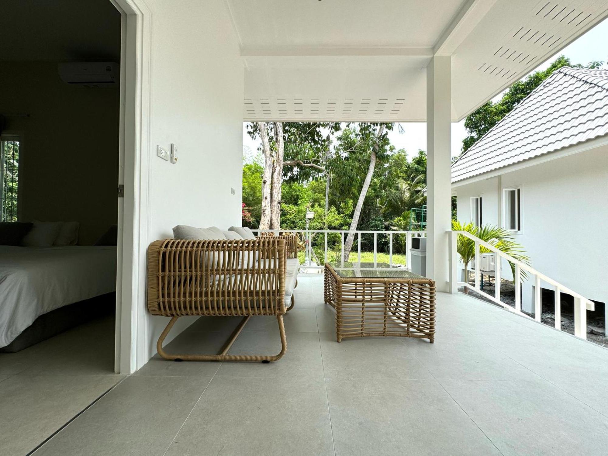 Sabaii Bay Resort Baan Tai Exteriör bild
